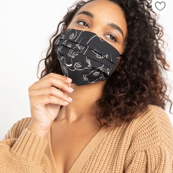Eloquii Accessories - NWT ELOQUII Portrait Mode Mask